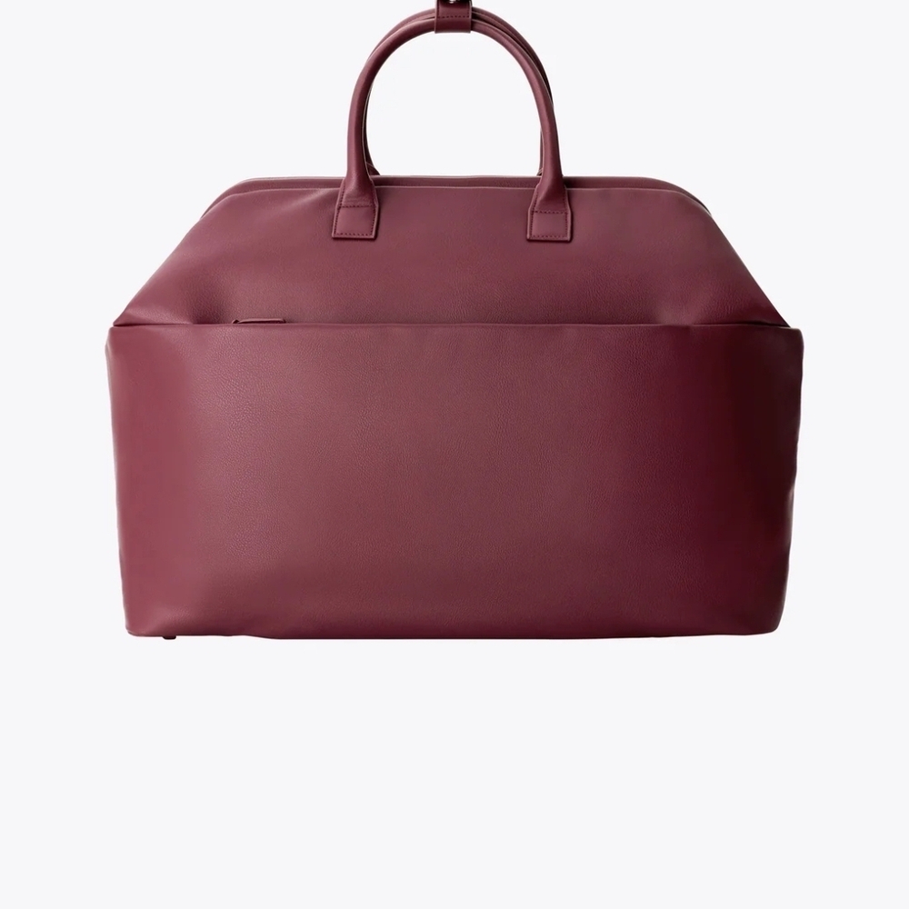 Beis Essentials Weekender Bag in Burgundy